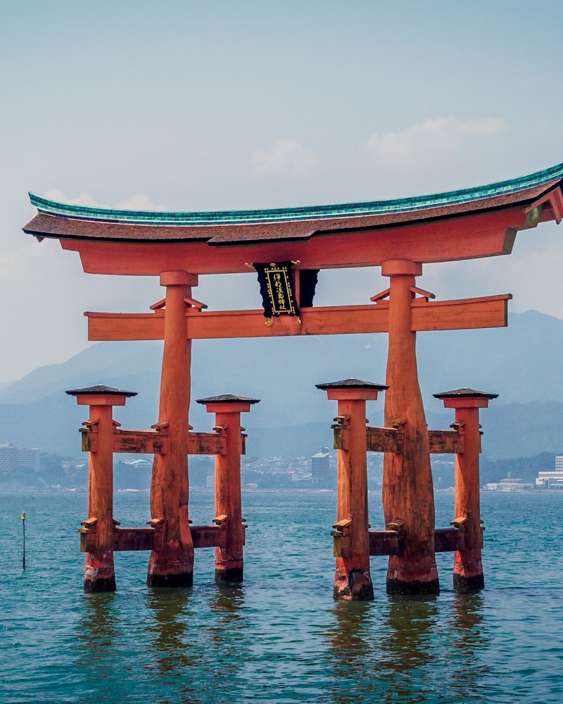 広島・宮島の厳島神社 大鳥居